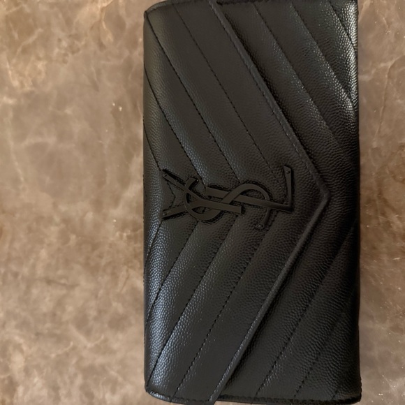 Saint Laurent YSL Monogram Large Flap Wallet in Grained Leather - Picture 9 of 10